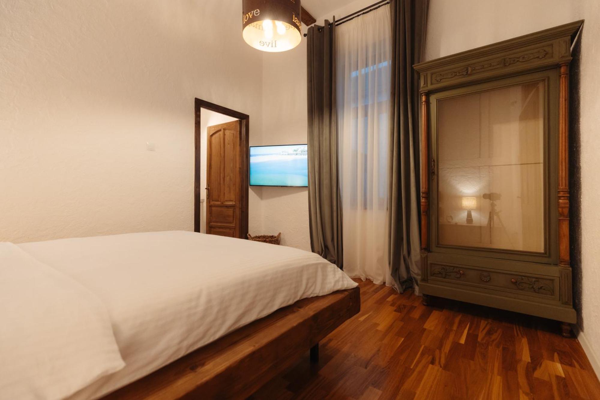 Casa 1901 Aparthotel Baia Mare Exterior photo